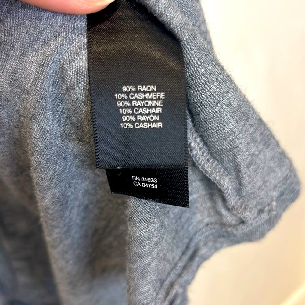 Kenneth Cole. Gray Ruffled Women's Top, 3/4 sleeves, Business casual. Size large - Picture 4 of 9
